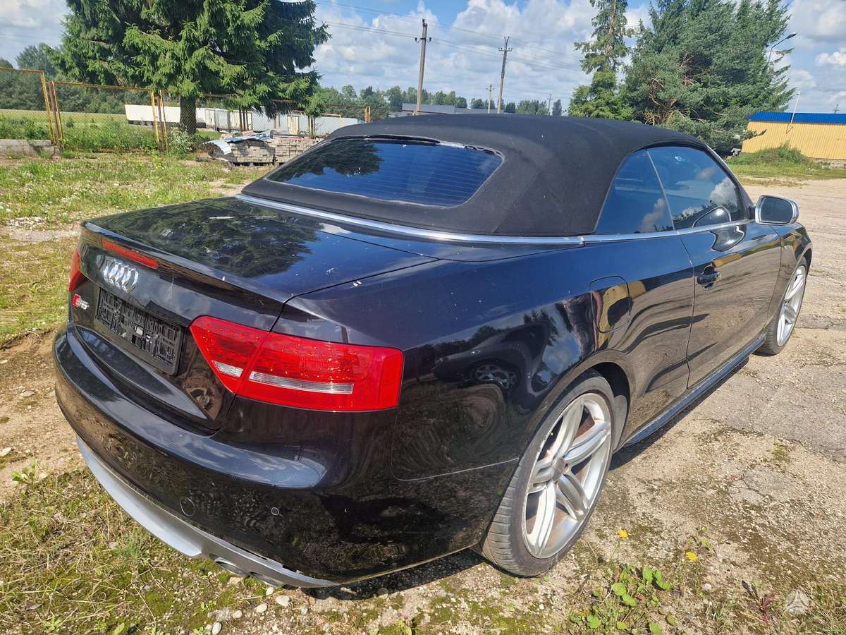 Audi A5 for parts. Dalimis