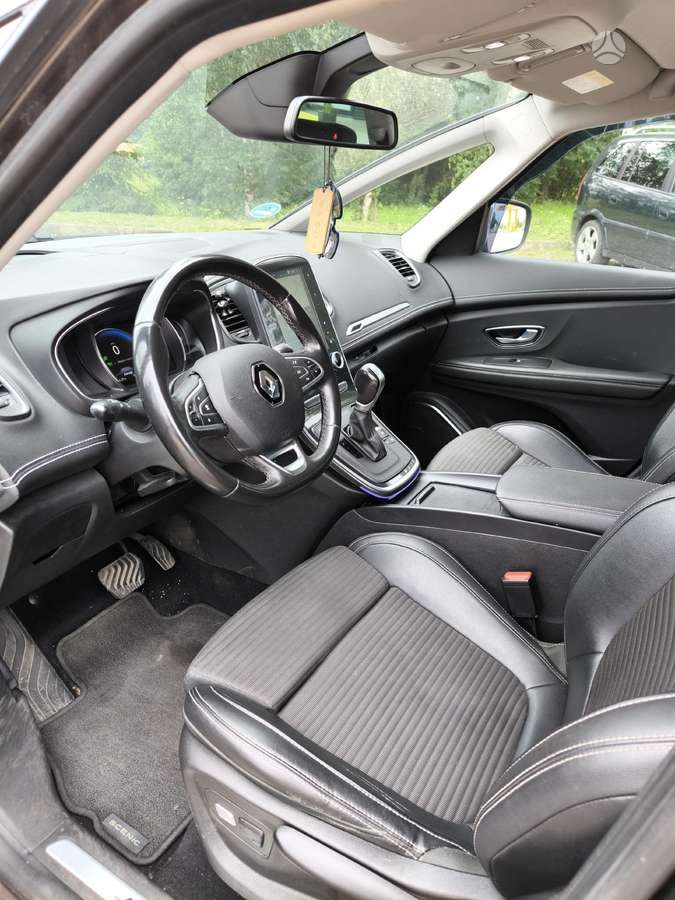 Renault Grand Scenic - 10
