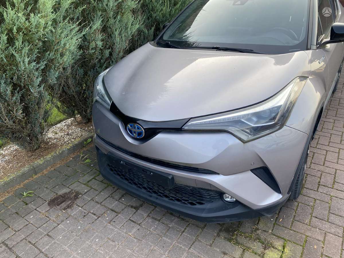 Toyota C-HR по частям