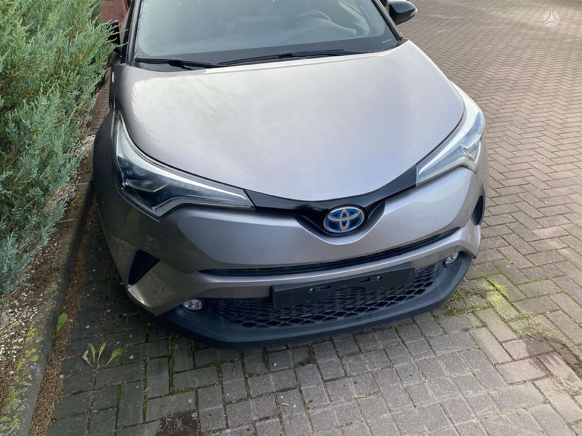 Toyota C-HR по частям