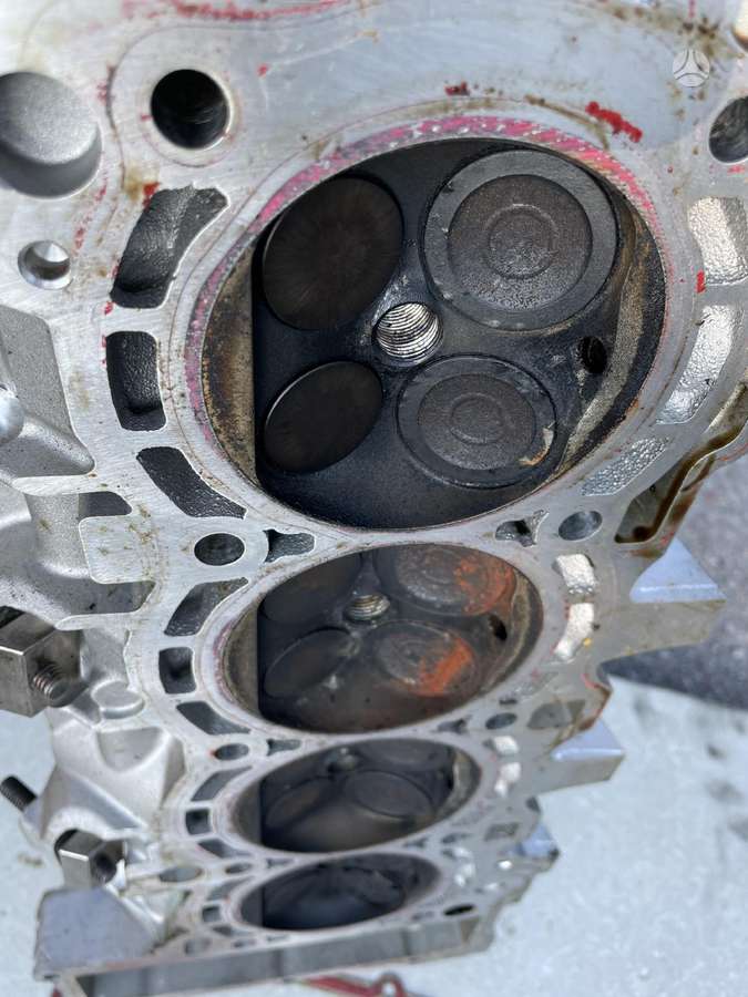Audi RS 6, Ceu, cylinder head