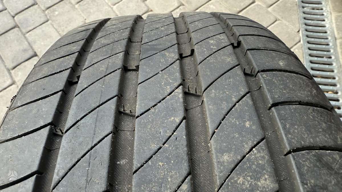 TESLA Model 3, light alloy, R18