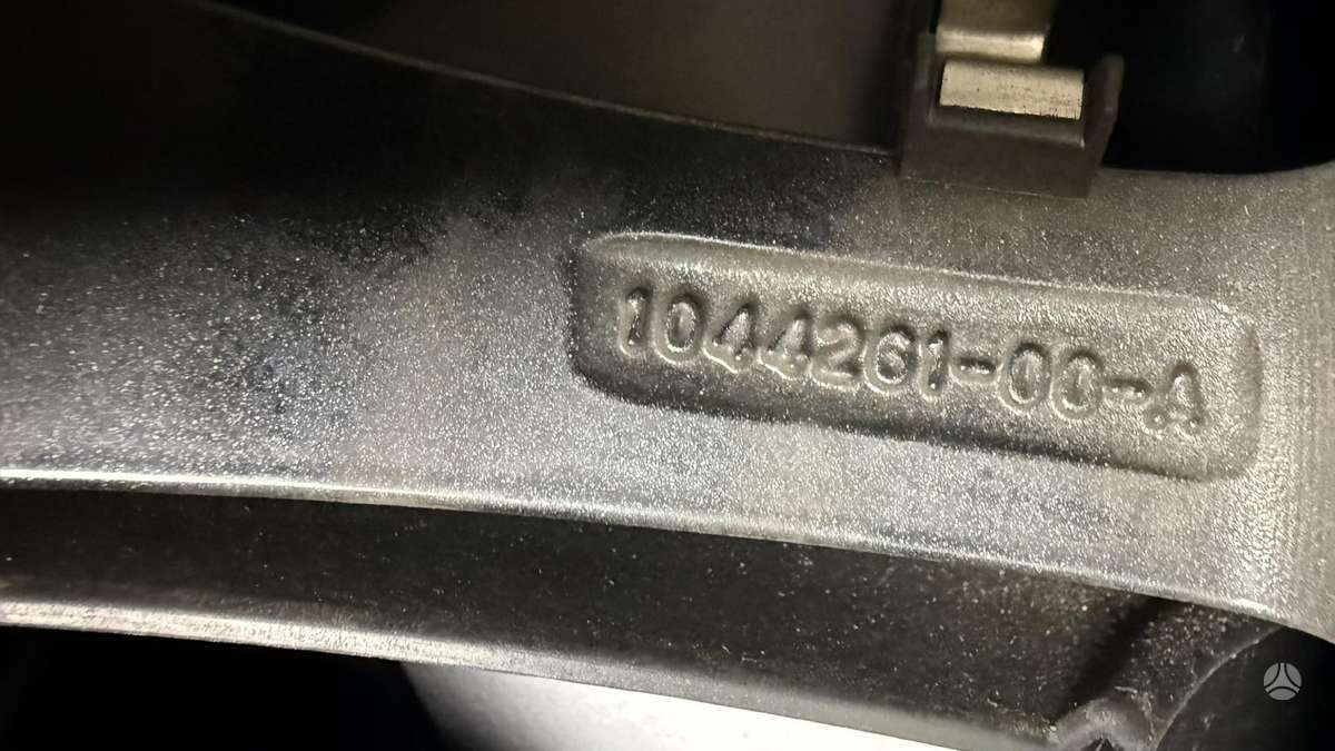 TESLA Model 3, light alloy, R18