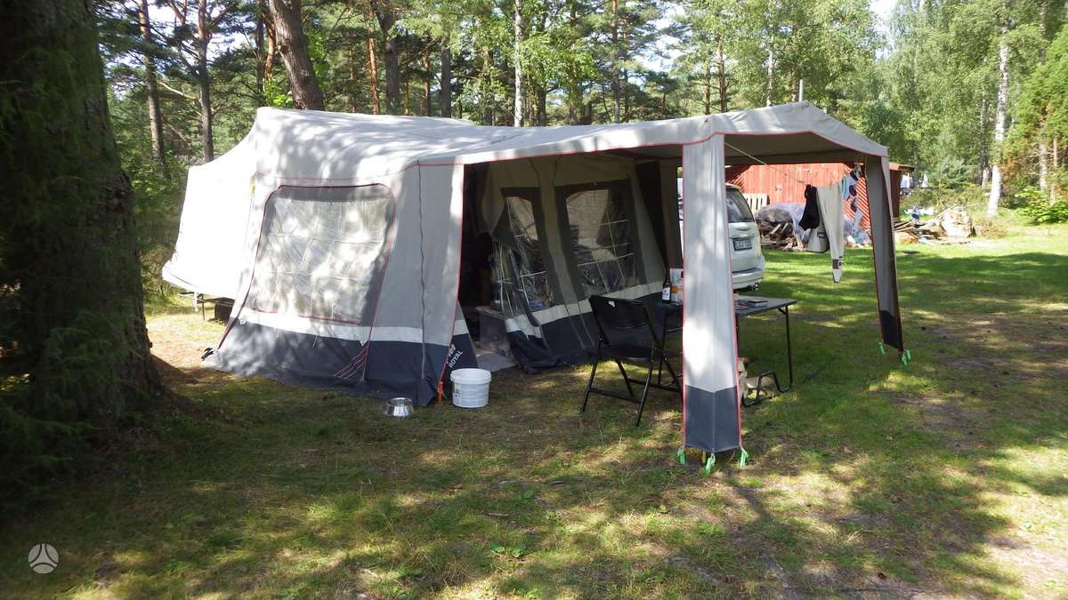 -Kita- Camp Let-Royal, caravans