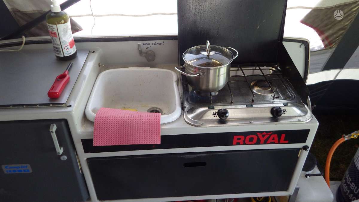 -Kita- Camp Let-Royal, caravans