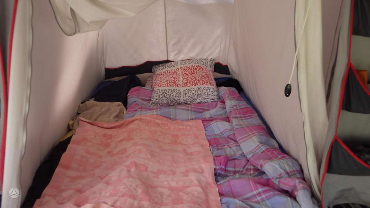 -Kita- Camp Let-Royal, caravans
