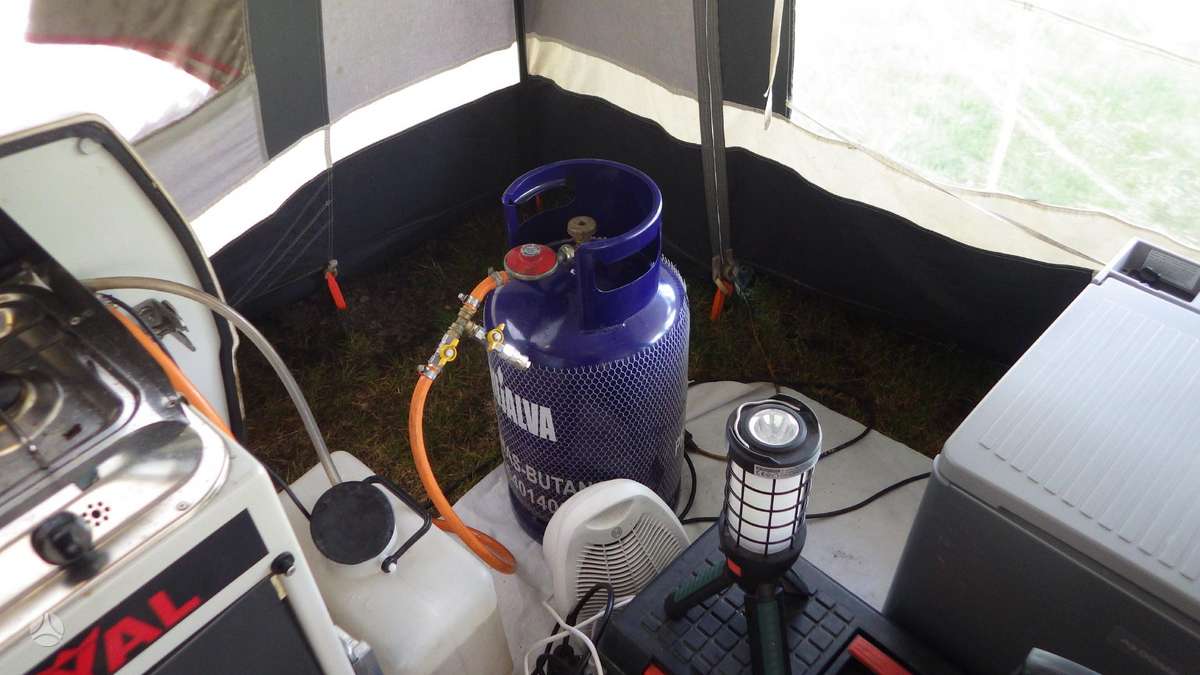 -Kita- Camp Let-Royal, caravans
