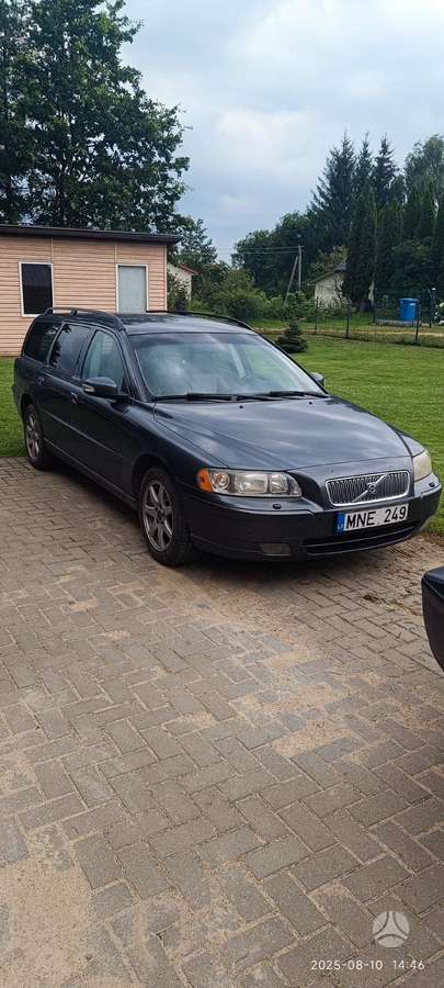 Volvo V70, Универсал