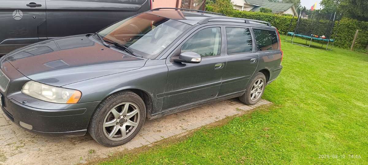 Volvo V70, Универсал