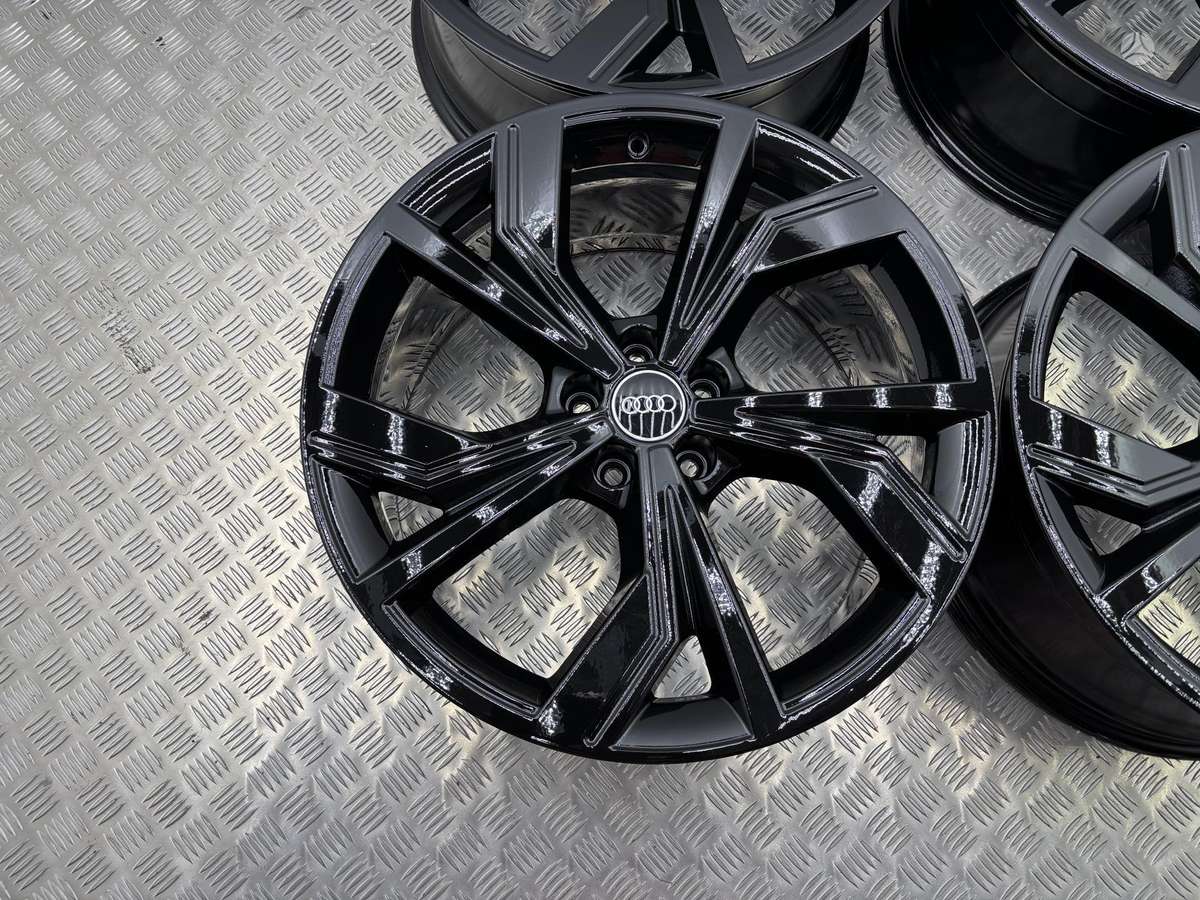 Audi Q3, lengvojo lydinio, R20