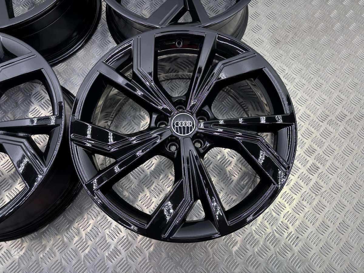 Audi Q3, lengvojo lydinio, R20