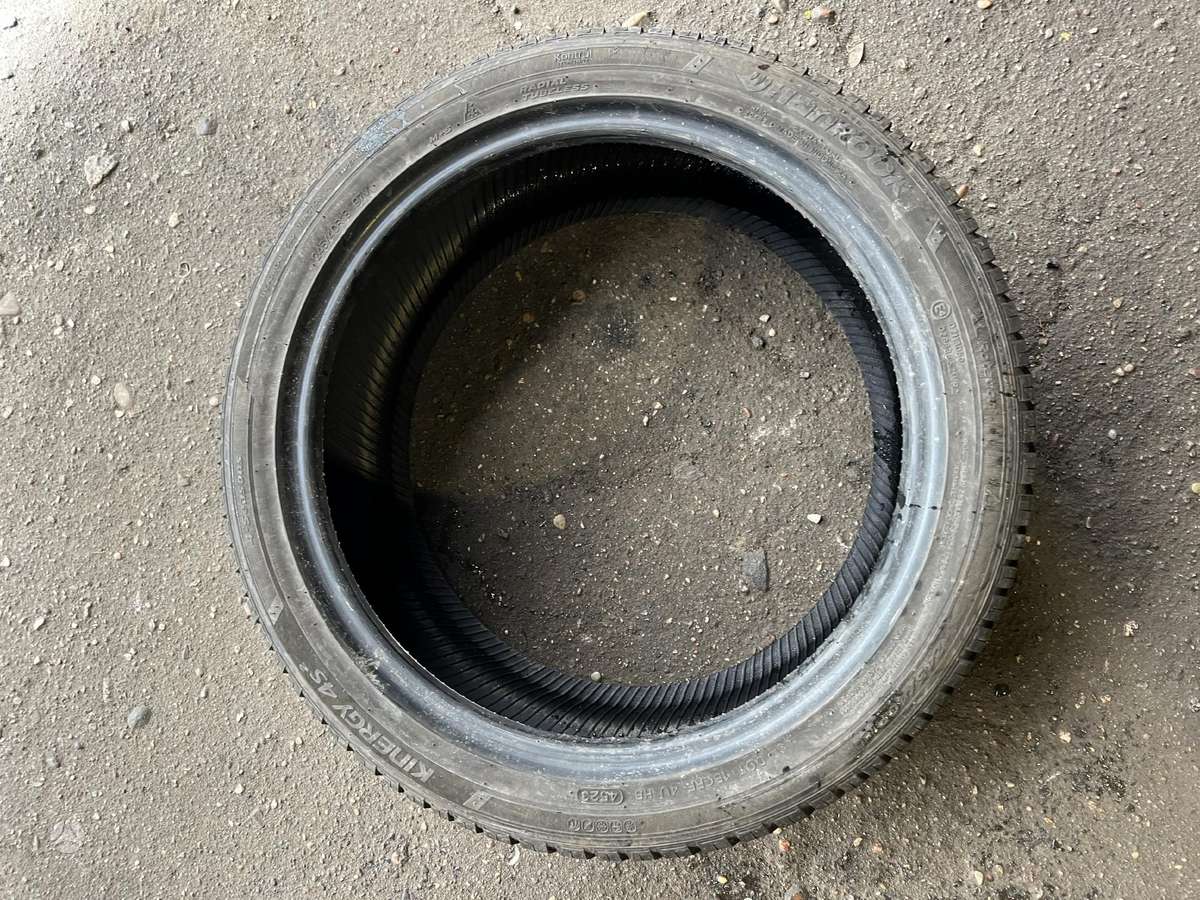Hankook Kinergy 4S2, universalios 245/40 R18