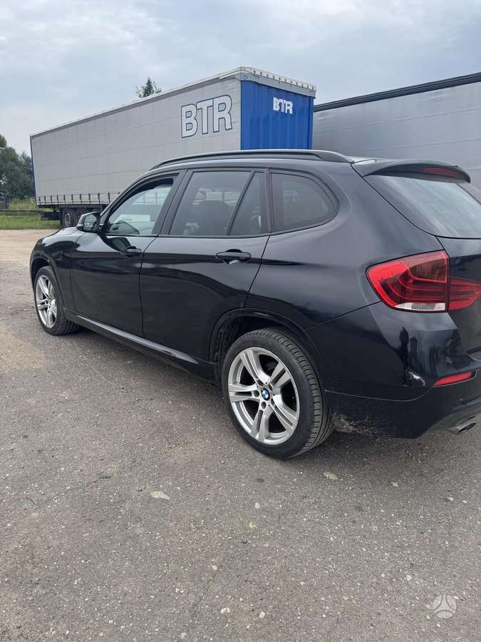 BMW X1 dalimis