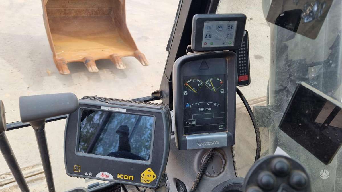 Volvo EC300 DL (Black edition), ekskavatoriai