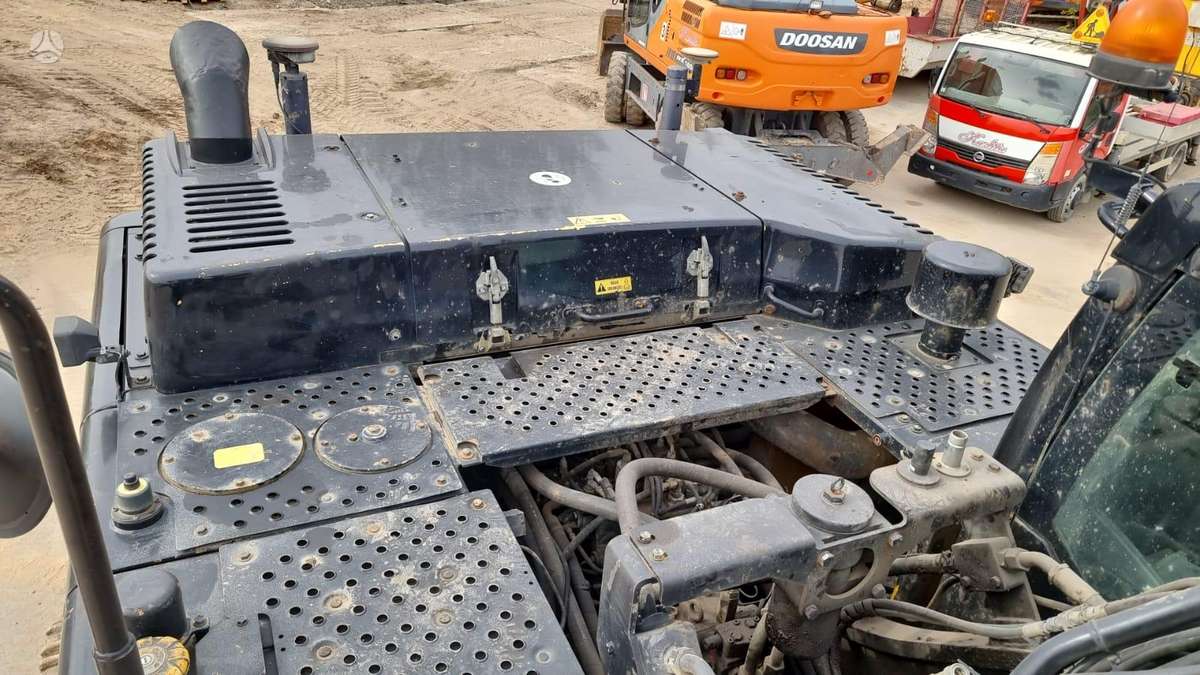 Volvo EC300 DL (Black edition), ekskavatoriai