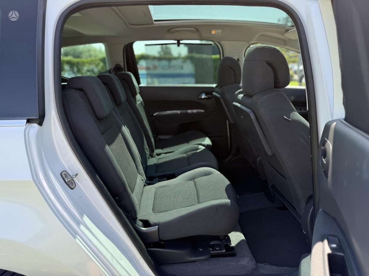 Peugeot 5008 - 10