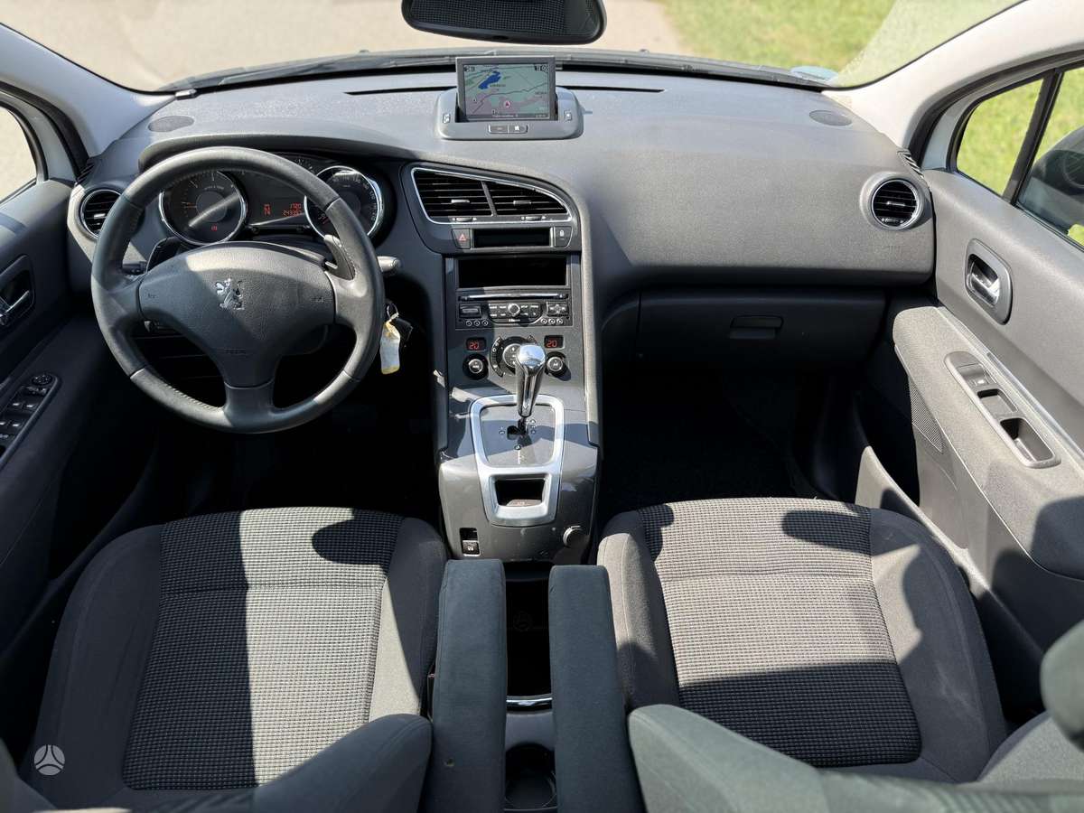 Peugeot 5008 - 12