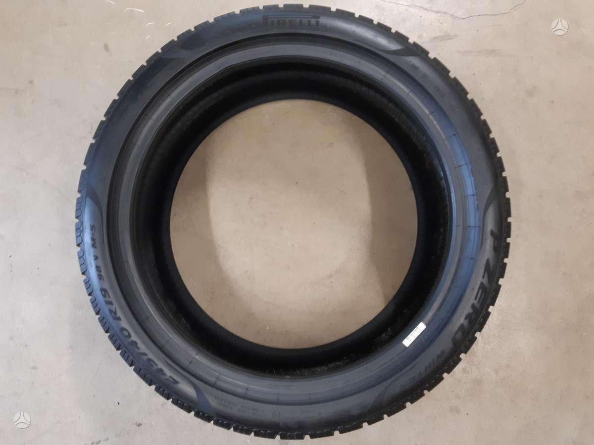 Pirelli 2024m PZero Winter 95%', universalios 245/40 R19