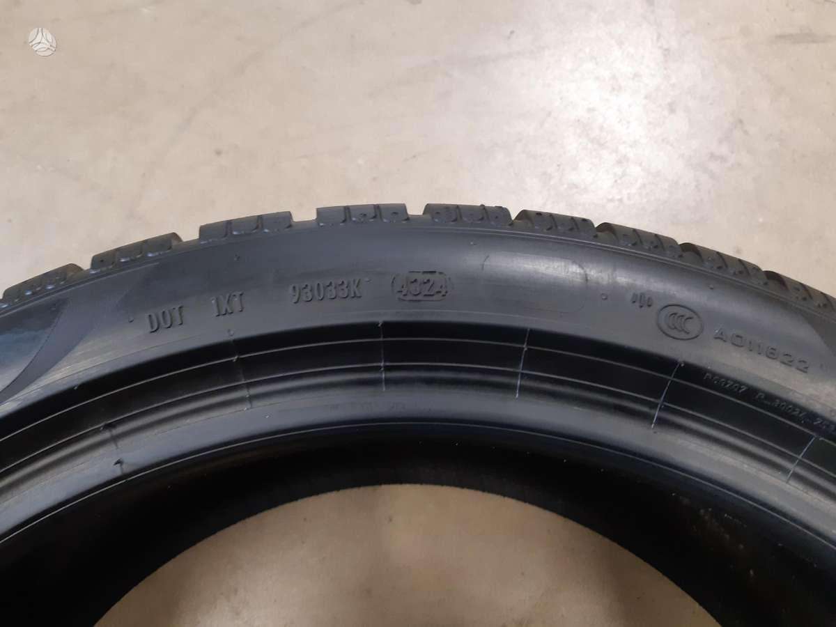 Pirelli 2024m PZero Winter 95%', всесезонные 245/40 R19