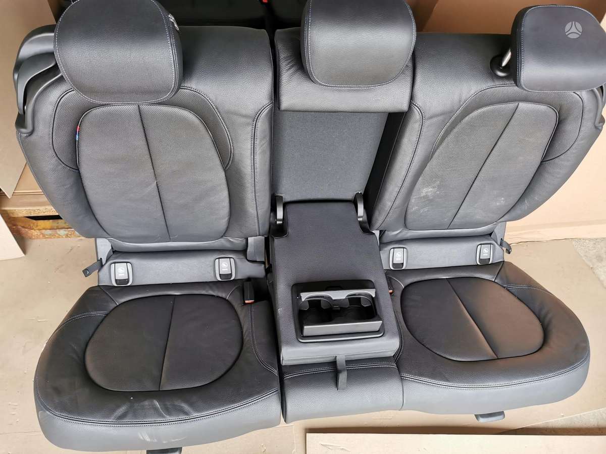 BMW 218 Gran Tourer interior parts