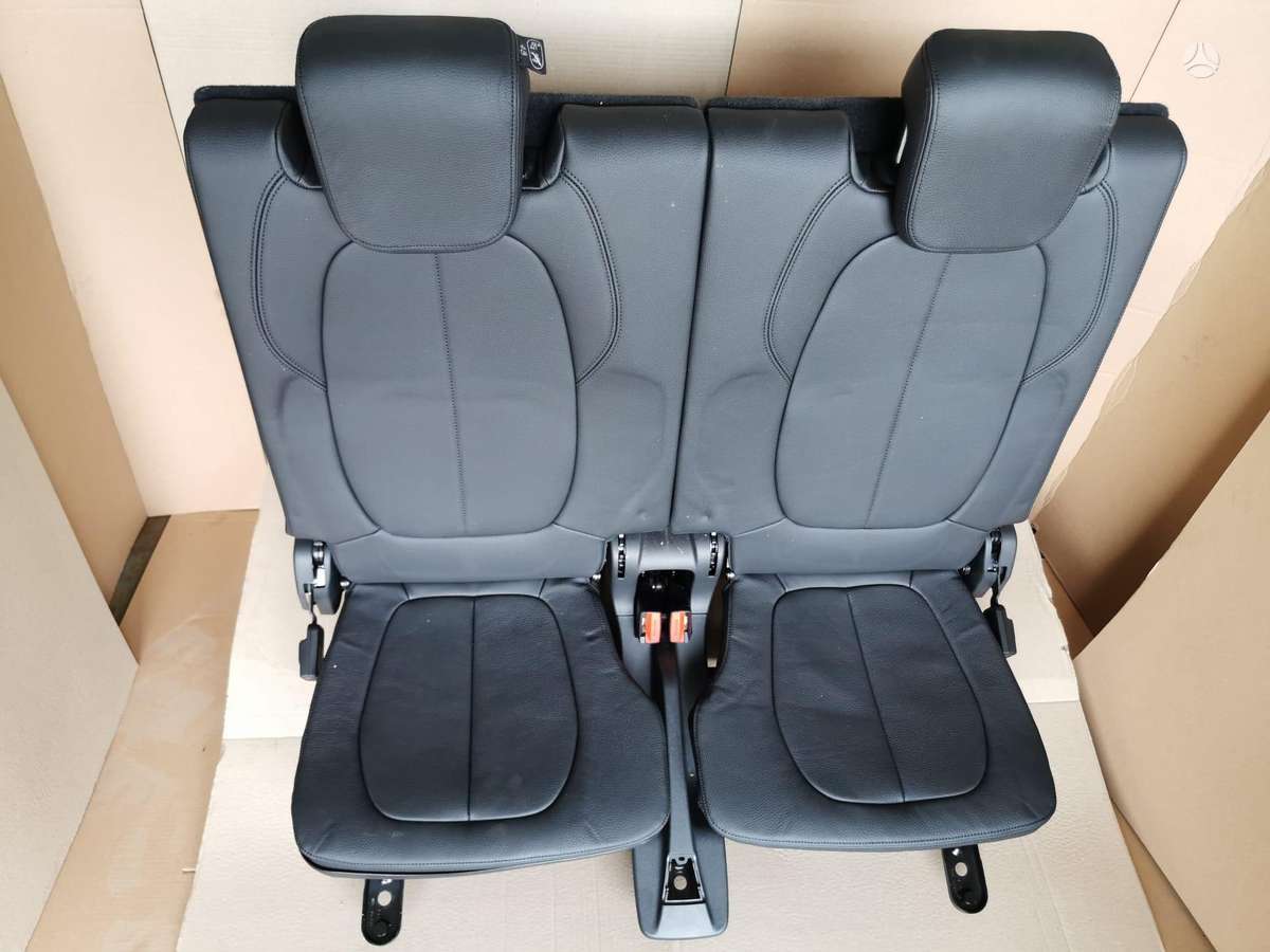 BMW 218 Gran Tourer interior parts