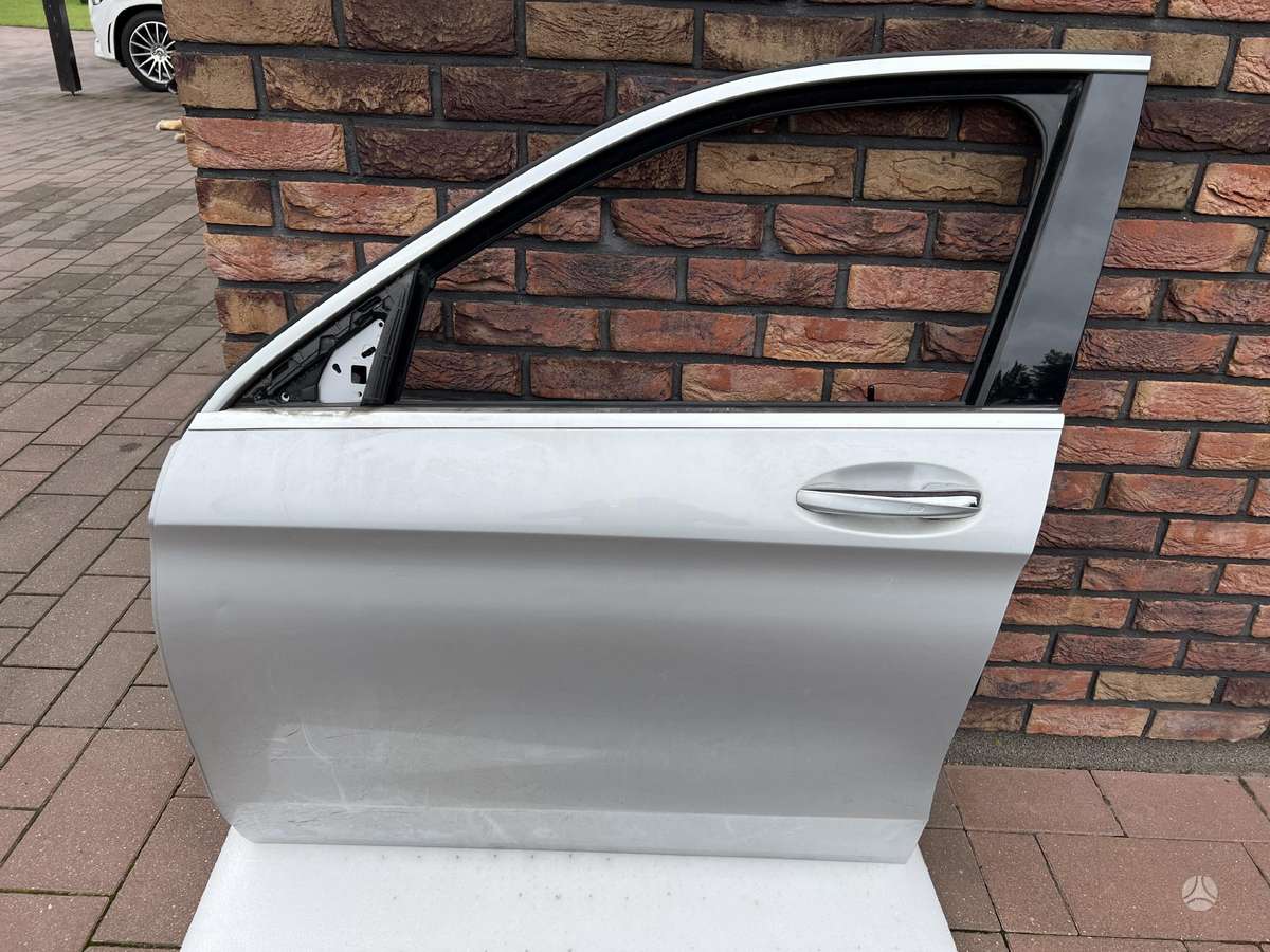 Mercedes-Benz GLC klasė двери