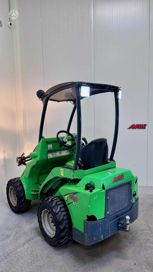 Avant 420, self-propelled loaders
