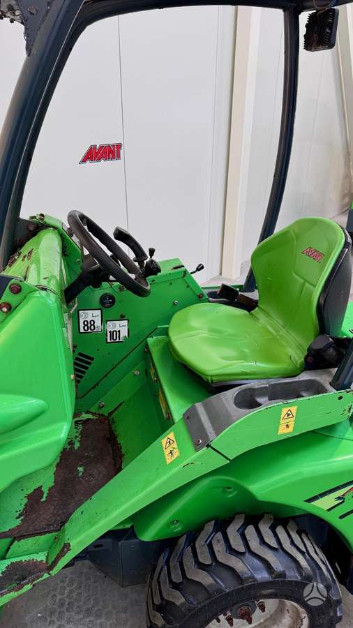 Avant 420, self-propelled loaders