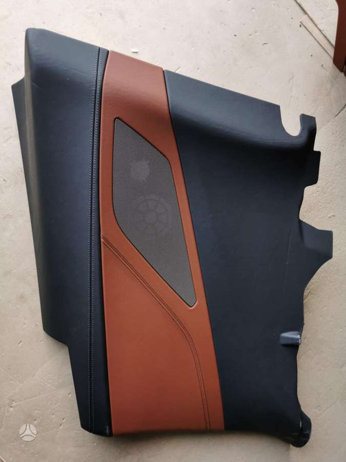 BMW 8 serija salono detalės