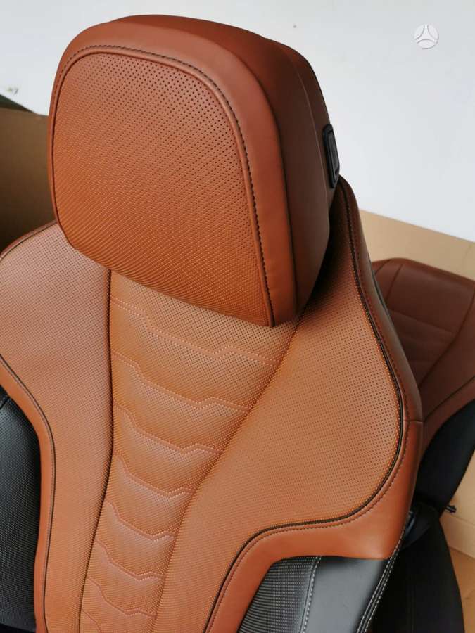 BMW 8 serija salono detalės