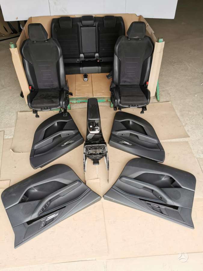BMW 2 serija salono detalės
