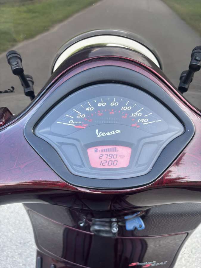 Piaggio Vespa 278cc, scooters / mopeds
