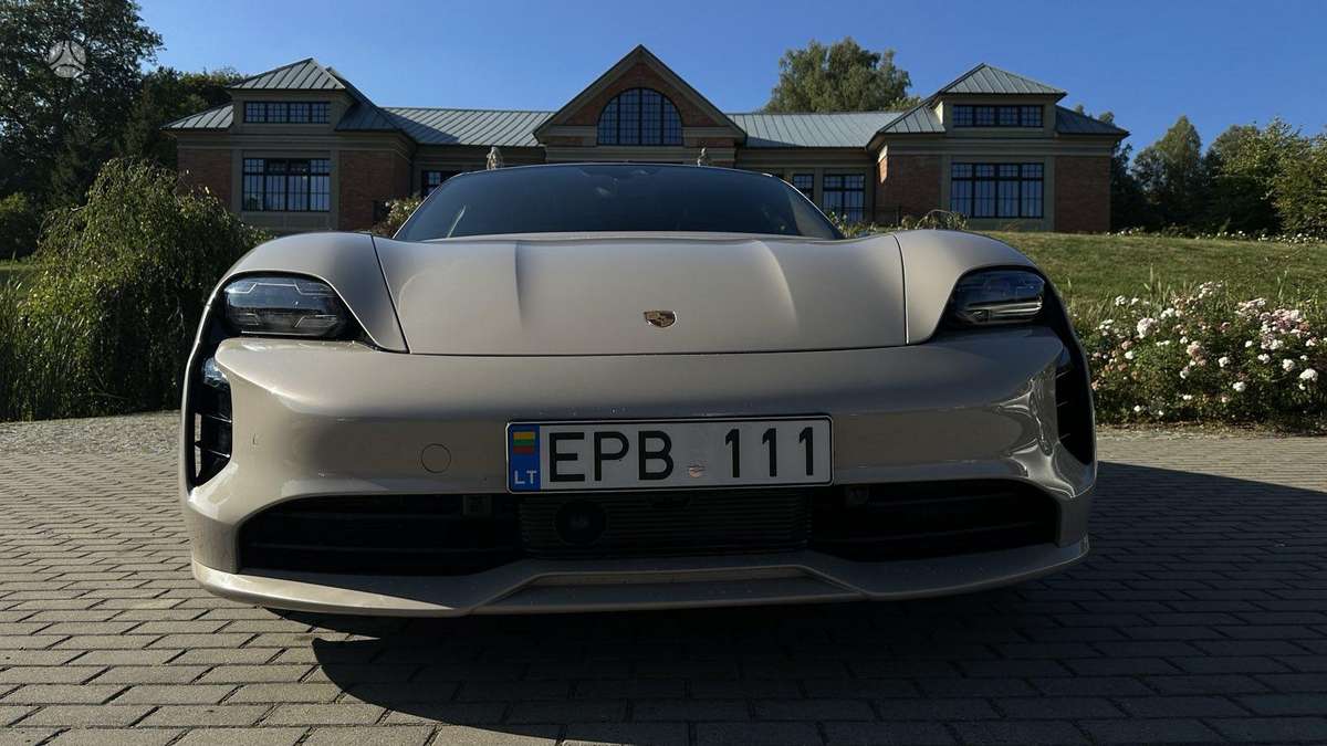 Porsche Taycan - 7