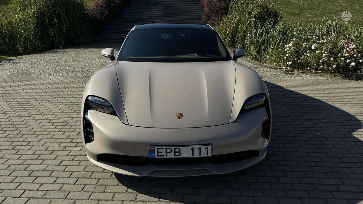 Porsche Taycan - 5