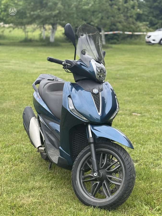 Piaggio Beverly 400cc, мотороллеры / мопеды