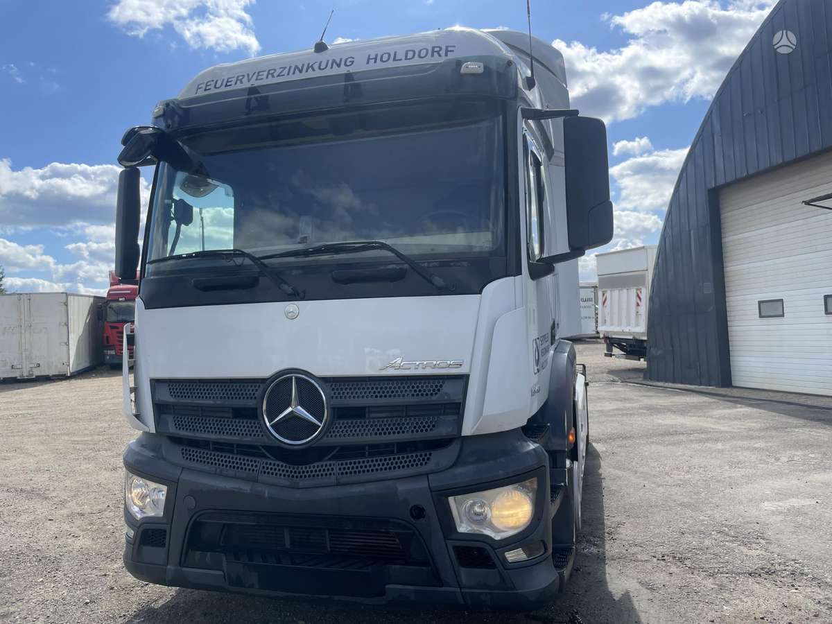 Mercedes-Benz 1840, double sleeper