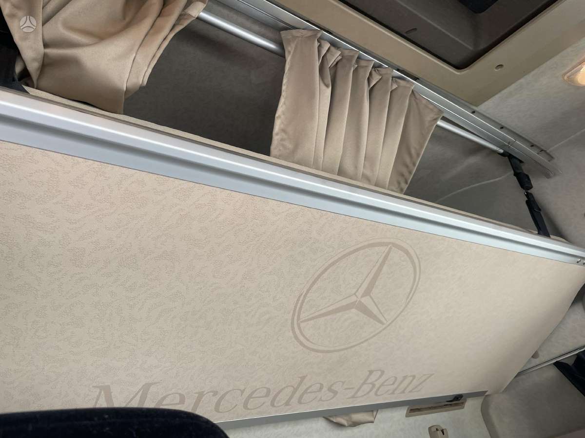 Mercedes-Benz 1840, double sleeper