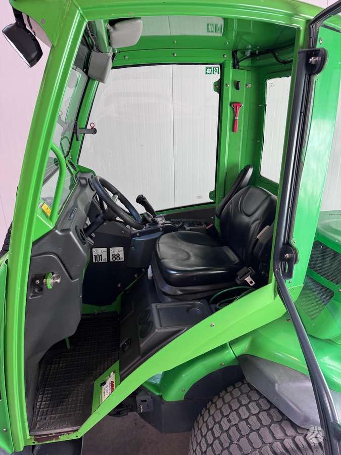 Avant 750, self-propelled loaders