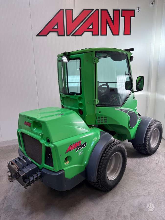 Avant 750, self-propelled loaders
