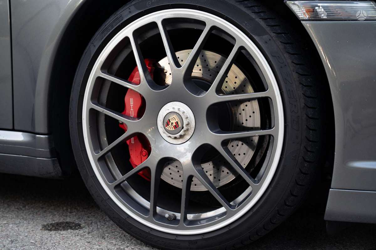 Porsche 911 - 9