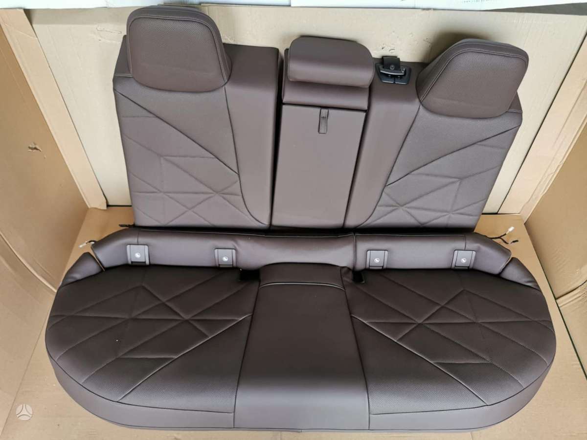 BMW iX детали салона