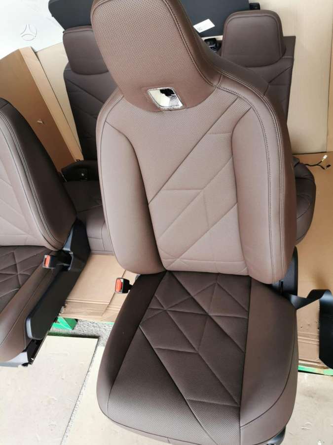BMW iX детали салона