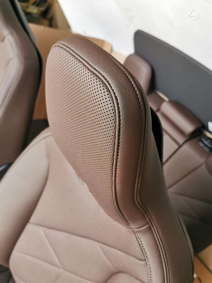 BMW iX детали салона