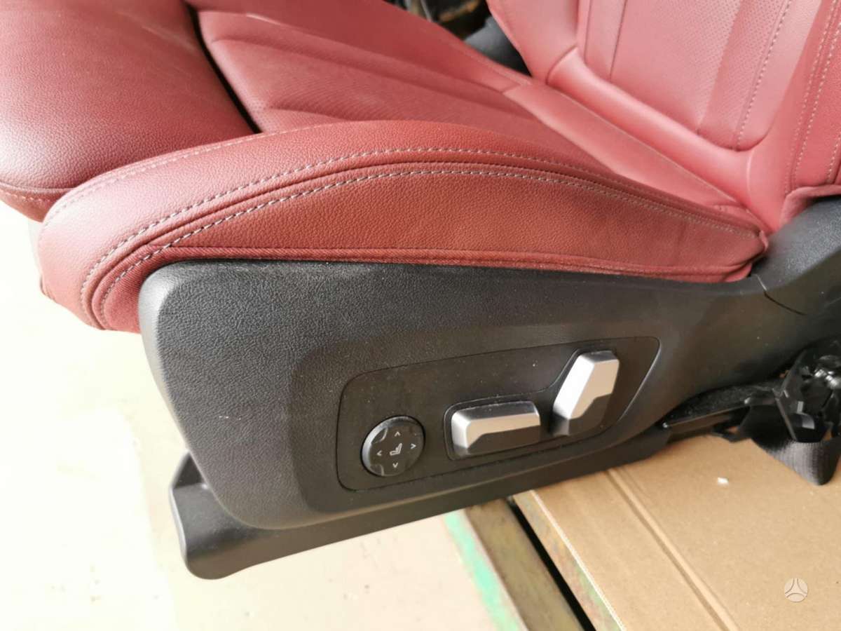 BMW 4 serija salono detalės