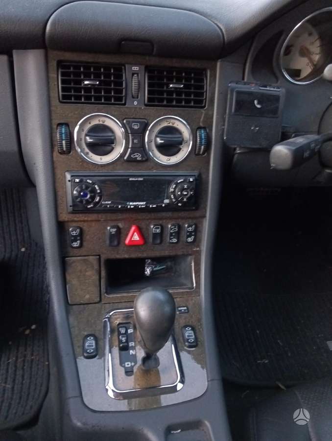 Mercedes-Benz SLK300 dalimis