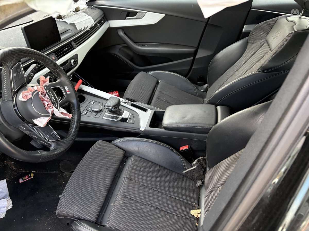 Audi A4 37068366700