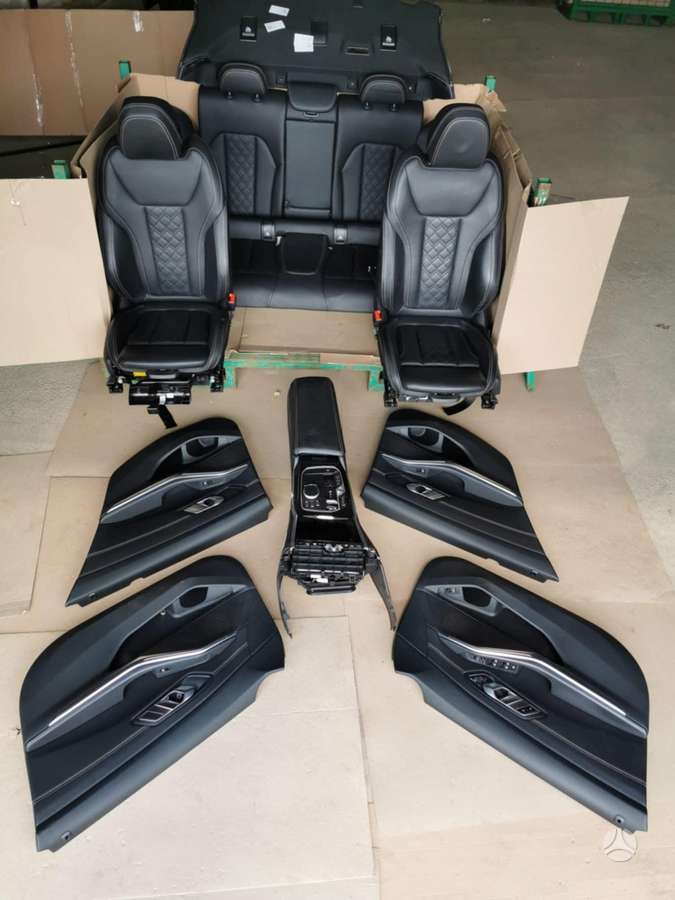 BMW 3 serija salono detalės