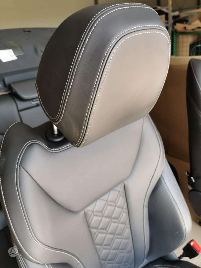 BMW 3 serija salono detalės