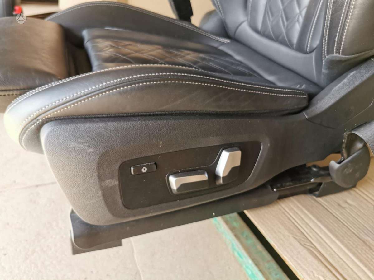 BMW 3 serija salono detalės