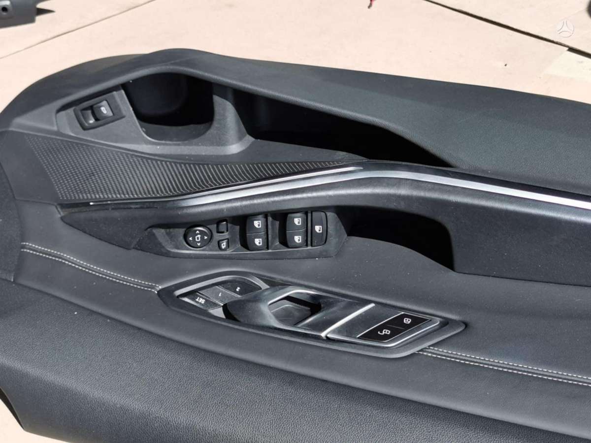 BMW 3 serija salono detalės